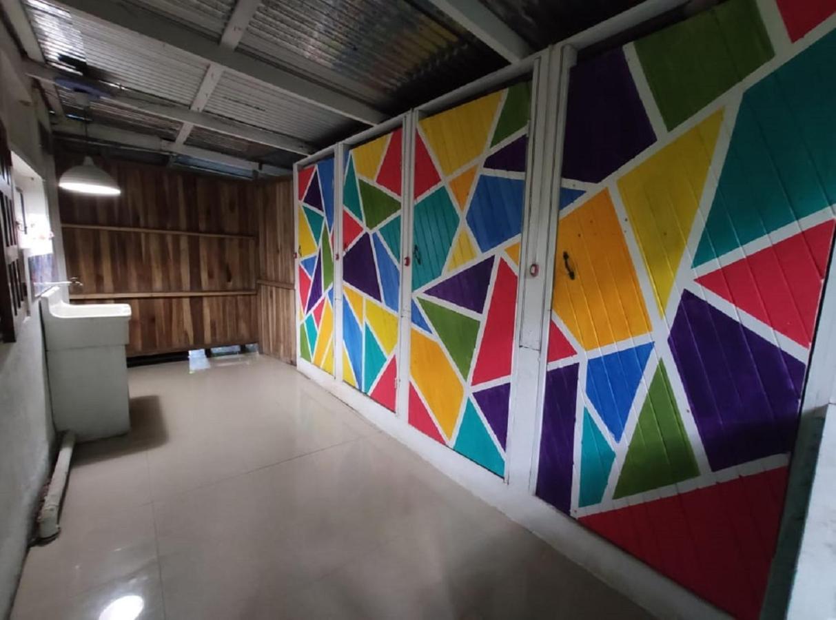 Madre Selva Hostel Puerto Viejo de Talamanca Bagian luar foto