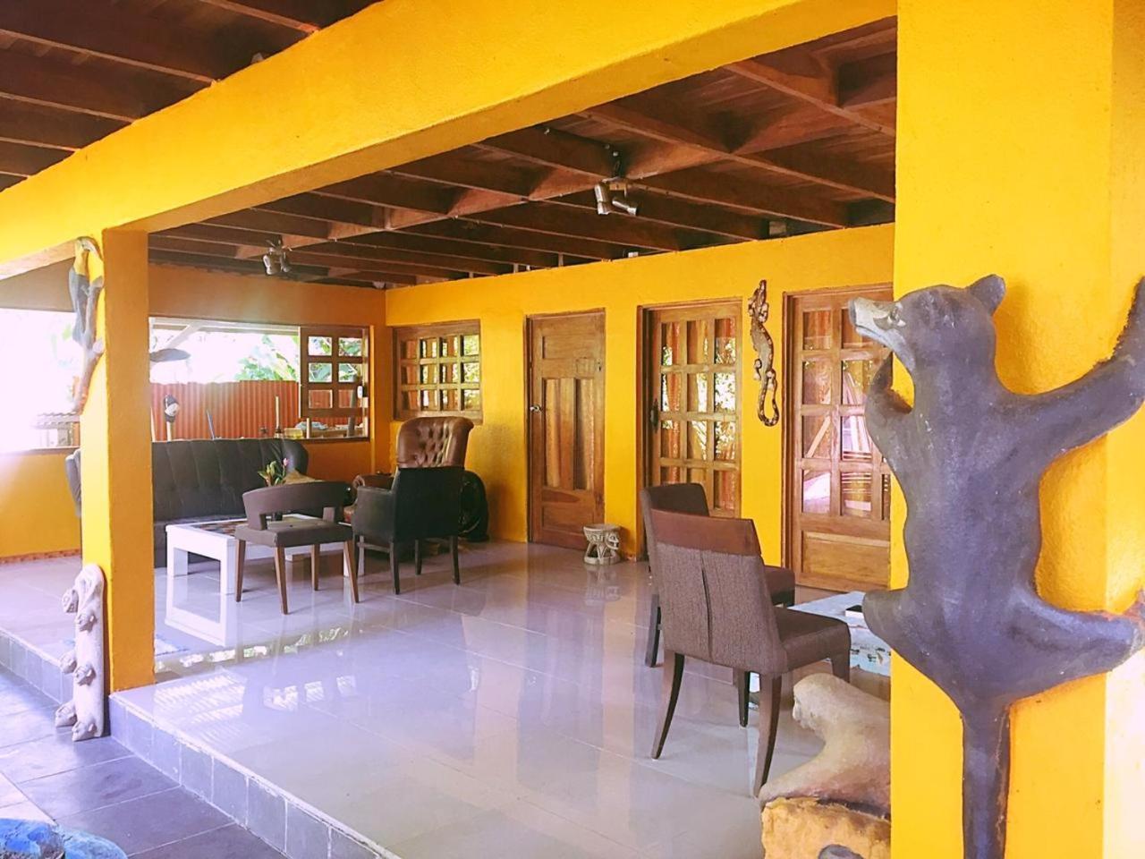 Madre Selva Hostel Puerto Viejo de Talamanca Bagian luar foto