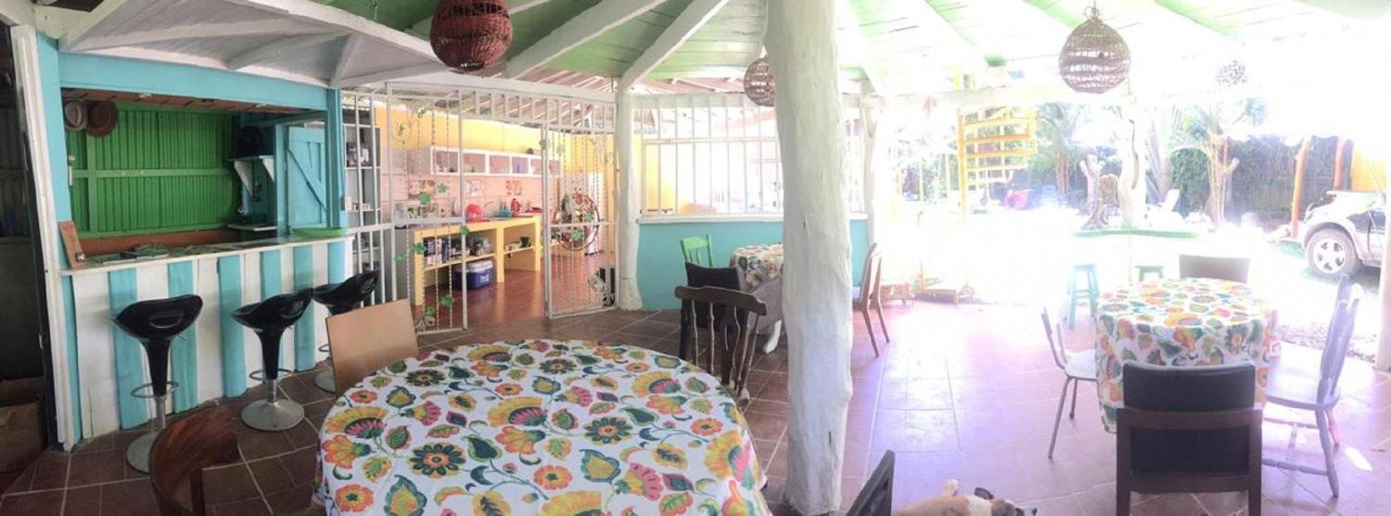 Madre Selva Hostel Puerto Viejo de Talamanca Bagian luar foto