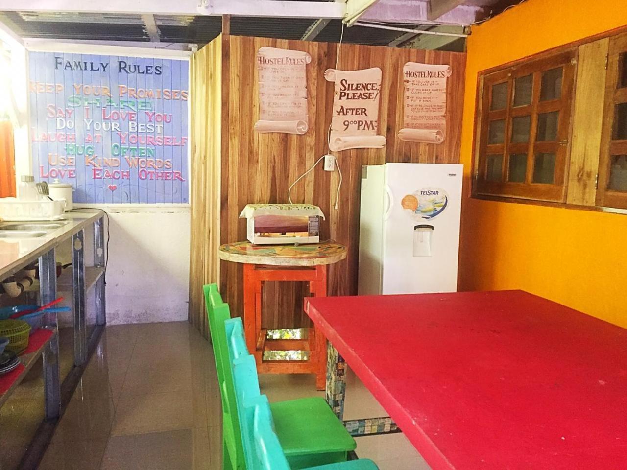 Madre Selva Hostel Puerto Viejo de Talamanca Bagian luar foto
