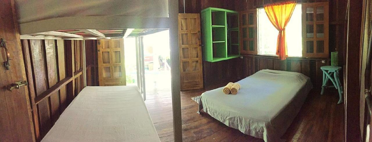 Madre Selva Hostel Puerto Viejo de Talamanca Bagian luar foto