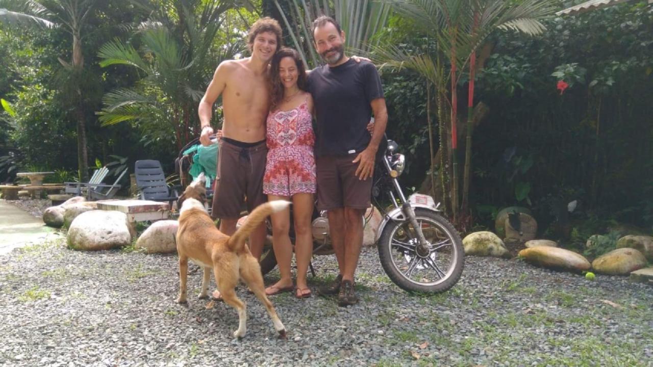 Madre Selva Hostel Puerto Viejo de Talamanca Bagian luar foto
