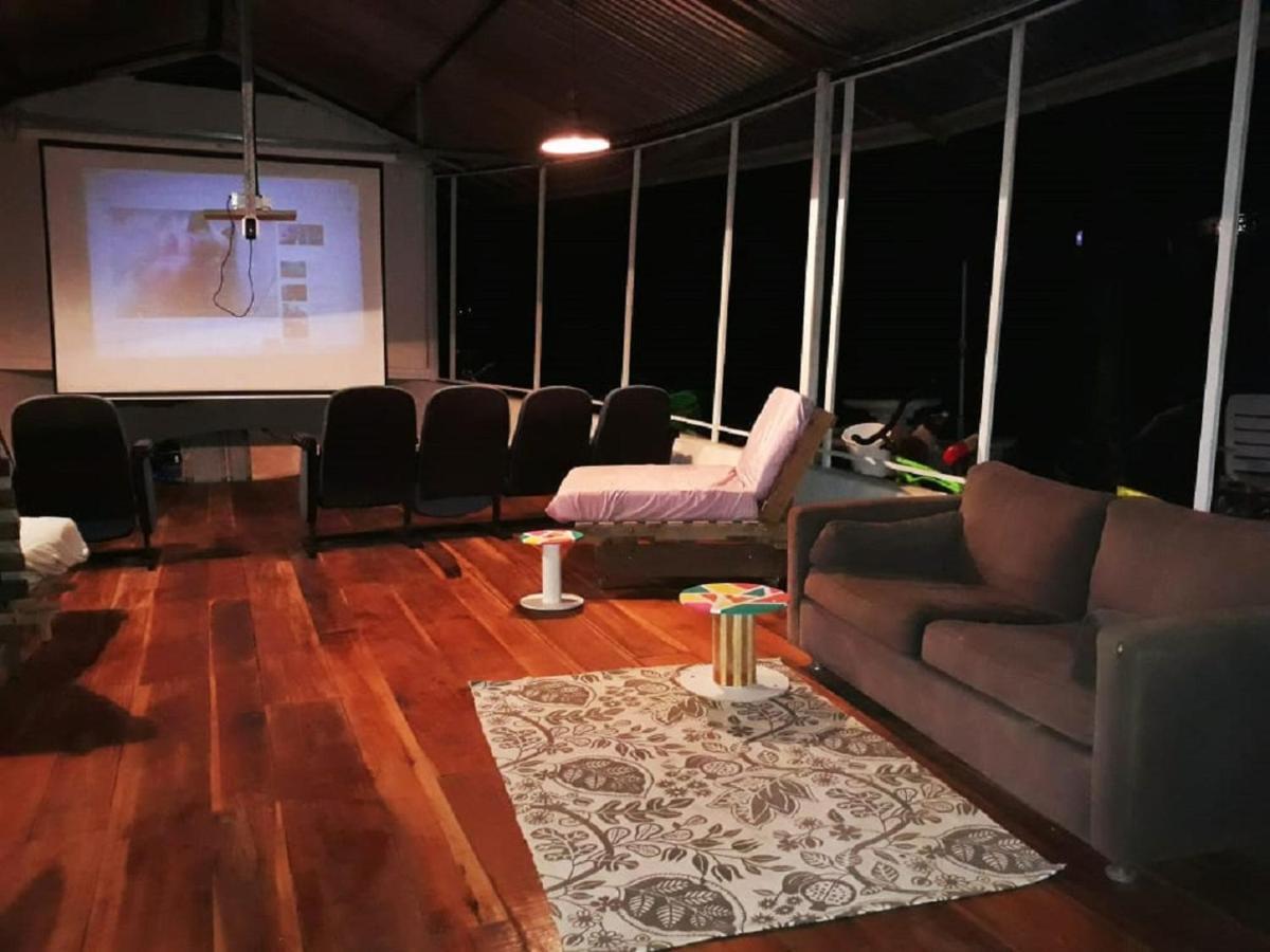 Madre Selva Hostel Puerto Viejo de Talamanca Bagian luar foto