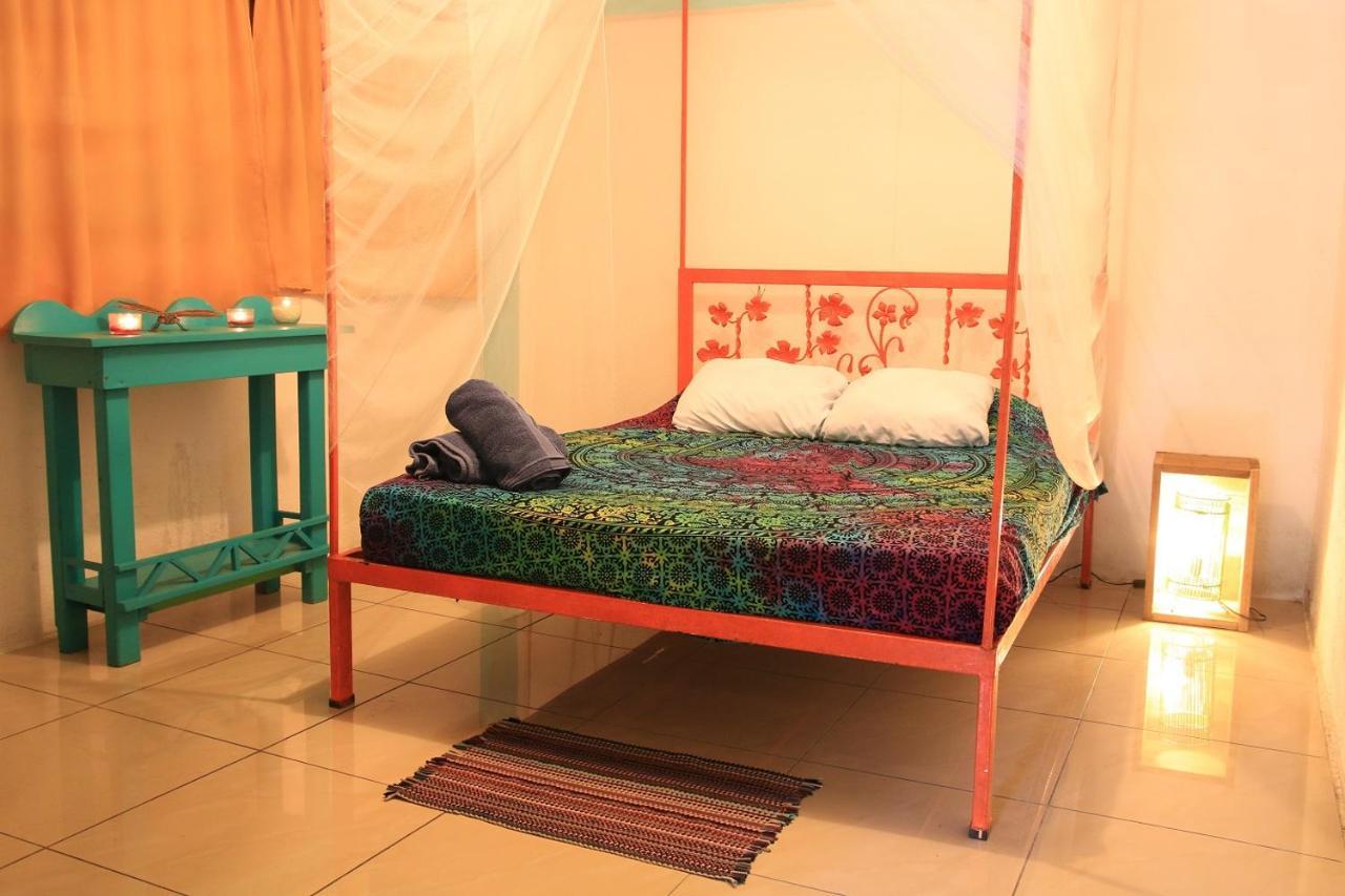 Madre Selva Hostel Puerto Viejo de Talamanca Bagian luar foto